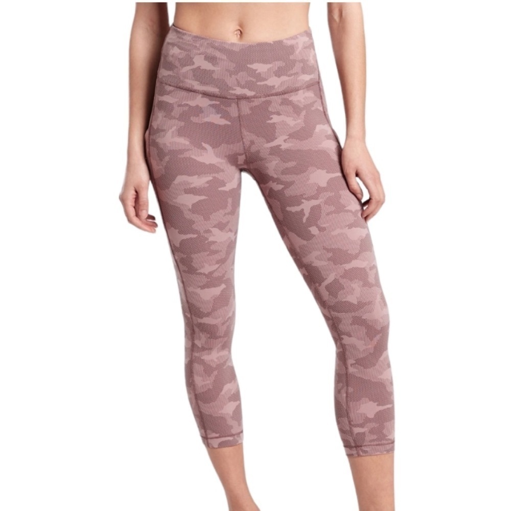 Athleta Ultimate Stash Pocket Texture Camo Capri